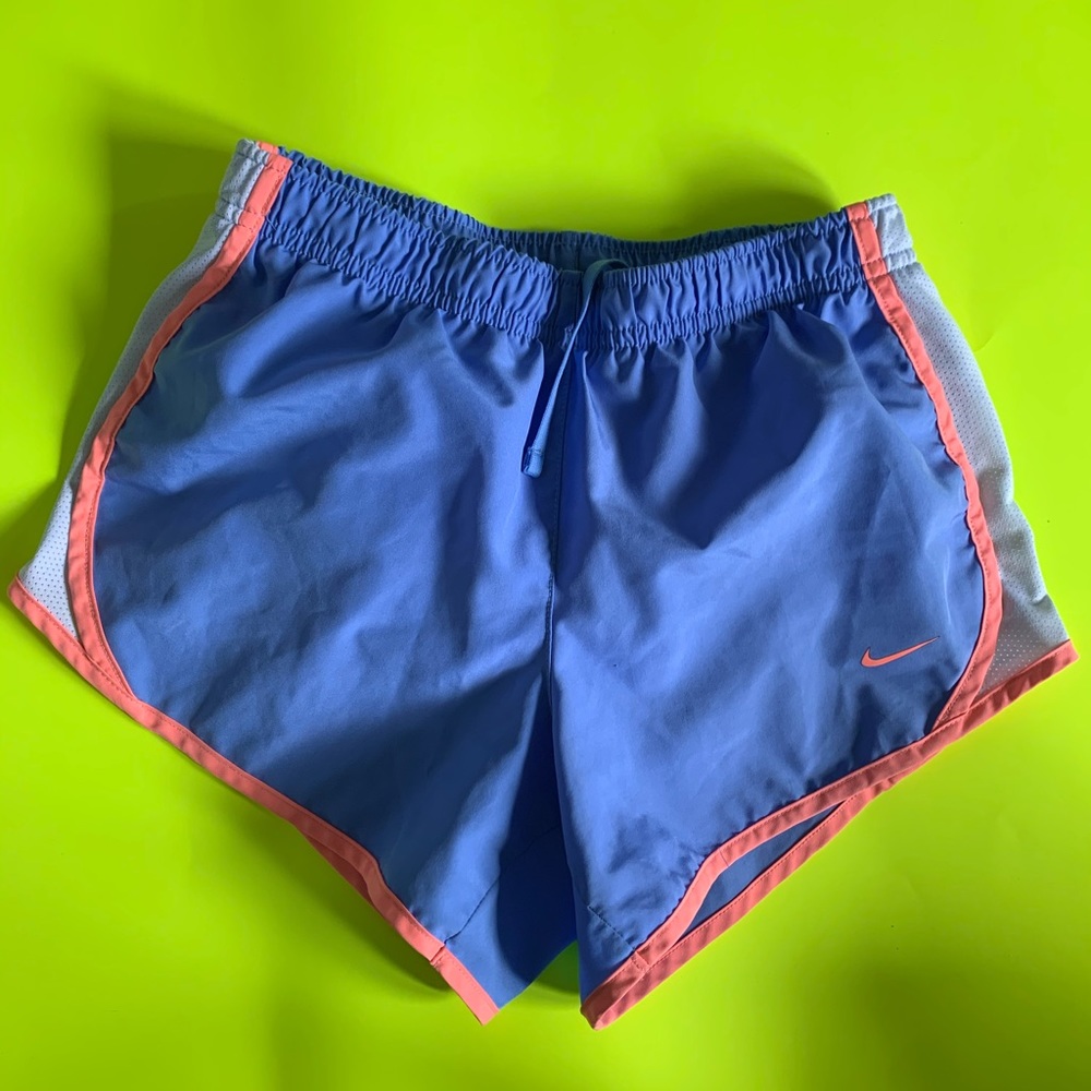 Girls Nike tempo shorts
